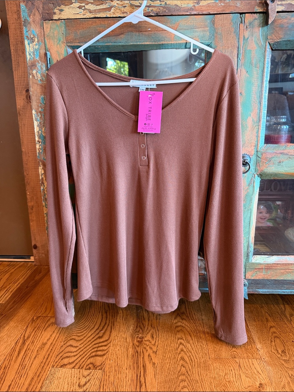 Cozy Ribbed Long-Sleeve Henley Top - Brown with Thumb Holes